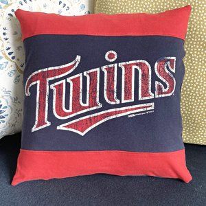 Minnesota Twins MLB Baseball Handmade retro T-shirt 16x16 Throw pillow cover